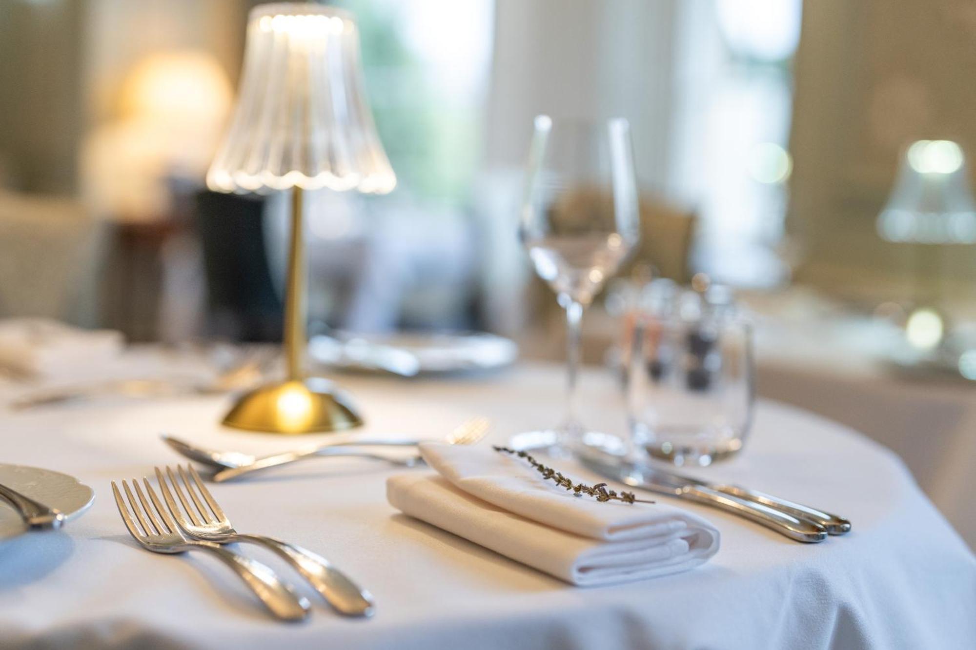Weston Manor Hotel מראה חיצוני תמונה