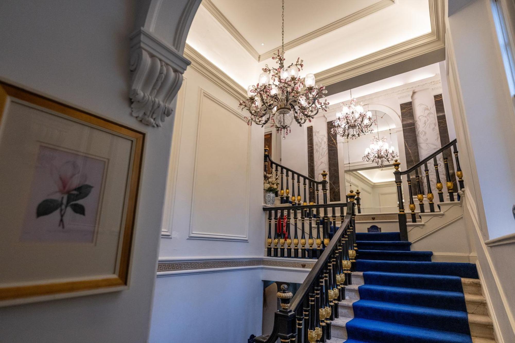 Weston Manor Hotel מראה חיצוני תמונה