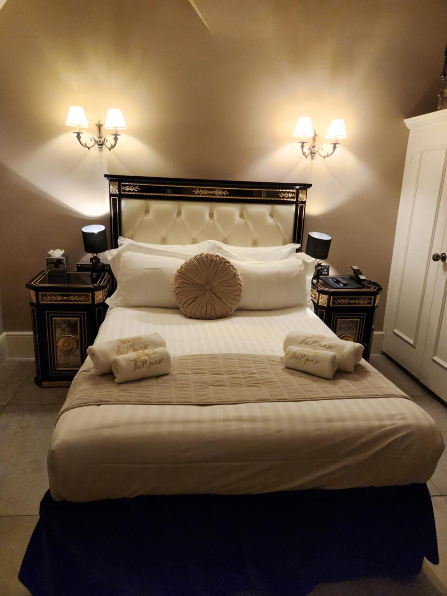 Weston Manor Hotel מראה חיצוני תמונה
